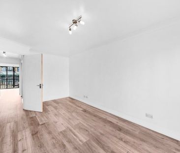 2 Bed Flat, Brunel House, E14 - Photo 3