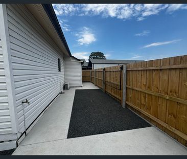 2 Bedroom House - Photo 5