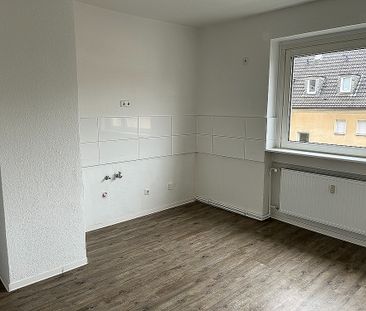 Hier müssen Sie nur noch einziehen… 2 Zimmer in der 1 Etage mit Balkon erwarten Sie - Foto 4