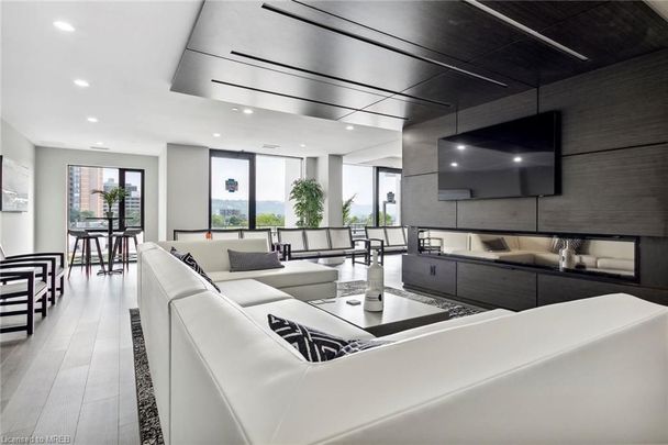 For Lease - 15 Queen Street Unit# 805, Hamilton, Ontario - Photo 1