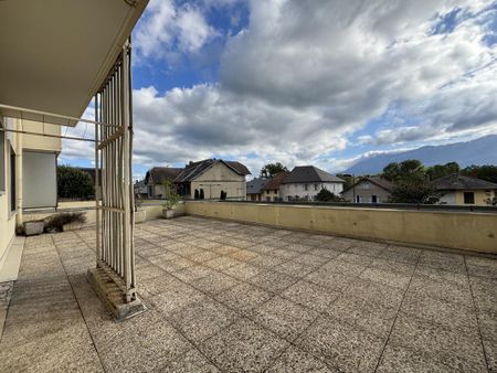 Location Appartement 4 pièces 67m² LE BOURGET DU LAC 73370 - Photo 4