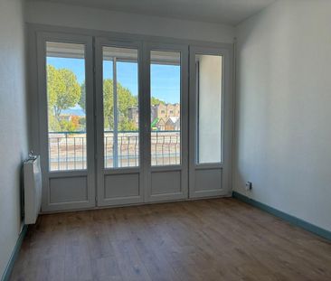 Location Appartement 3 pièces 76m² GUILHERAND GRANGES 07500 - Photo 1