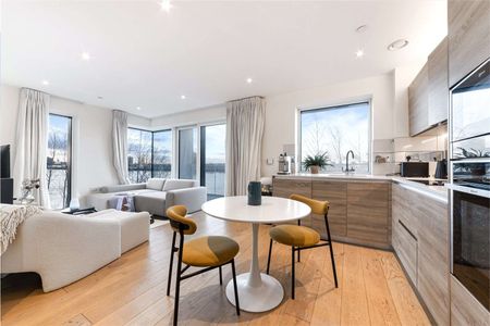 A superb waterfront apartment, set within this highly desirable Berkeley homes development. - Photo 4