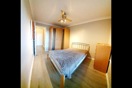 1 Bed Flat, Limehouse, E14 - Photo 2