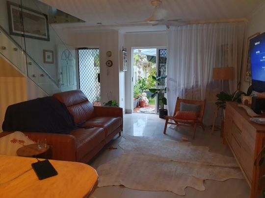 Holloways Beach - Photo 1