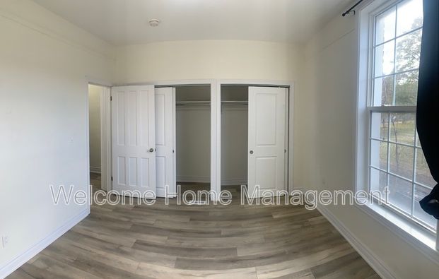 $1,900 / 2 br / 1 ba / Charming 2-Bedroom Upper Unit in the Heart of Hamilton! - Photo 1