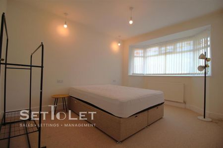 2 bedroom detached bungalow to rent - Photo 3