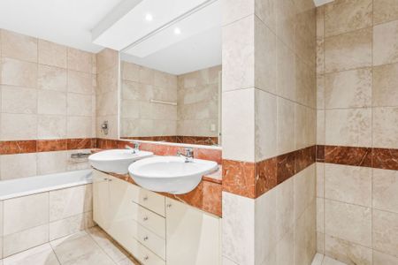 Harbour Garden Towers - Furnished - Available 1st December - Photo 4