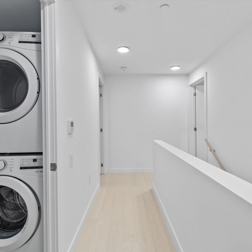 For Lease - 1720 Bayview Avenue Unit# TH09, Toronto, Ontario - Photo 1