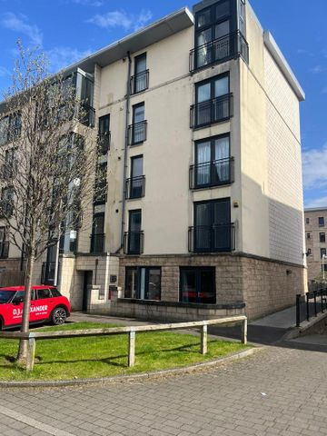 3 bedroom flat to rent - Photo 3