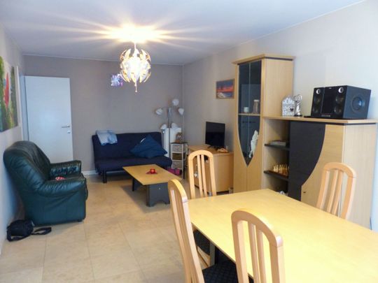 Gelijkvloers 2-slpk.-app. met terras in centrum Hasselt. - Photo 1