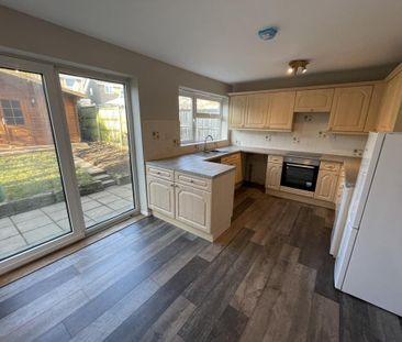 3 bedroom semi-detached house to rent - Photo 3