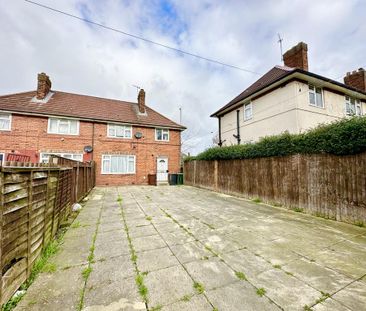 3 bedroom semi-detached house to rent - Photo 2