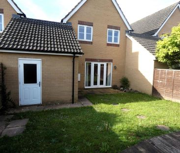 3 bed Detached - To Let - Photo 1