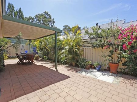 GREAT FAMILY HOME - Photo 5