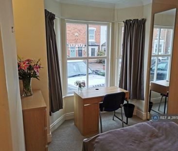 1 bedroom in a house share to rent - Photo 3