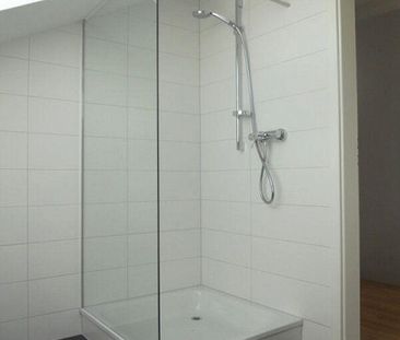 Helle 2.5-Zi-Dachwohnung mit grossem Balkon - Photo 3