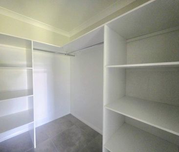 Modern Four Bedroom Family Home - Photo 1