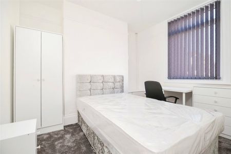 4 Bedroom House - Photo 3