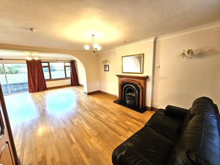 4 bedroom detached house to rent - Photo 3