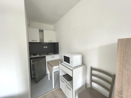 Location Appartement 1 pièce 25m² LA ROCHE SUR YON 85000 - Photo 5