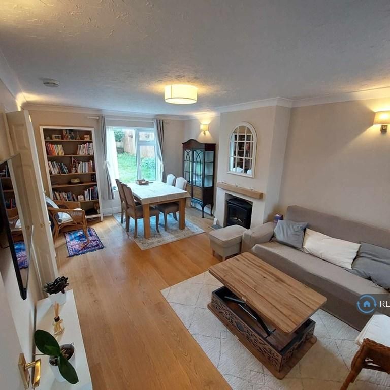 3 bedroom end of terrace house to rent - Photo 1