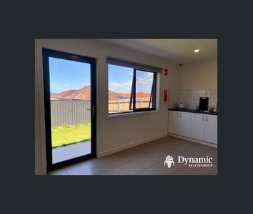 Private Room with Ensuite – Room 5 Available for Lease - Photo 4