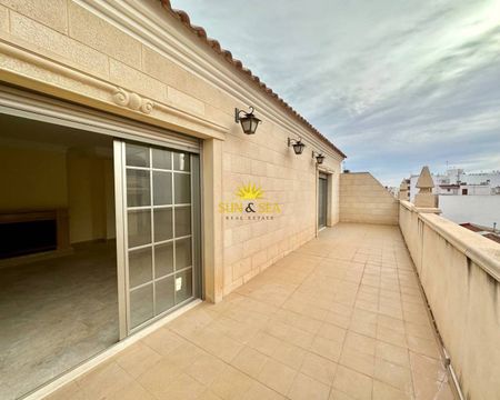 NEW 4 BEDROOM PENTHOUSE WITH SUNROOF FOR RENT IN TORREVIEJA - ALICANTE - Photo 3