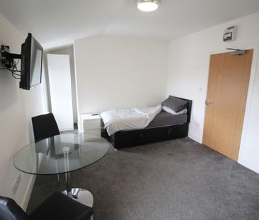 Studio to rent - Photo 2