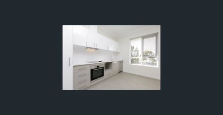 MODERN UNFURNISHED FIRST FLOOR APARTMENT - Photo 5