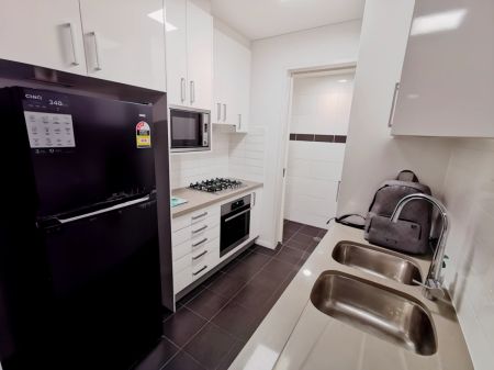 2 bedroom 2 bath - Photo 5