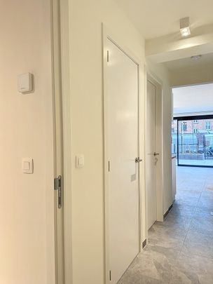 Te huur – 1-slaapkamer nieuwbouwappartement met privatieve parkeerplaats op interessante locatie (Maastrichtersteenweg) te Hasselt - Photo 1