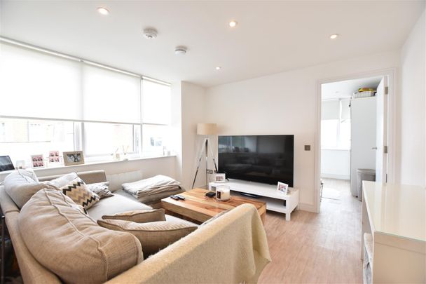 The Street, Ashtead - Photo 1