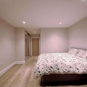 Petersfield Avenue, Slough, SL2 - Photo 2