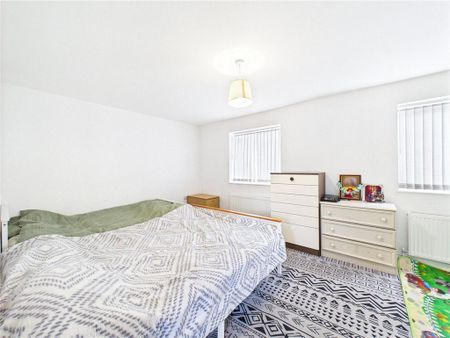 4 bedroom terraced house to rent - Photo 3