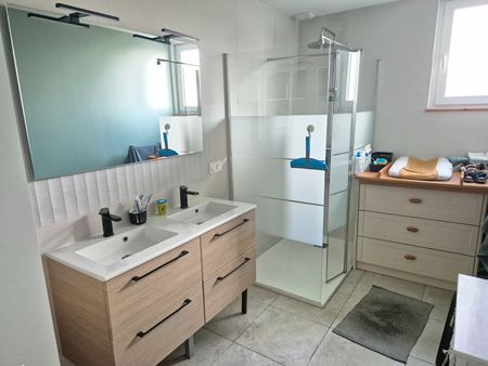 A LOUER Maison 50880 La Meauffe 4 pièce(s) 103 m2 - Photo 4