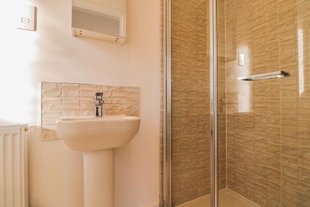 3 bedroom semi-detached house to rent - Photo 2