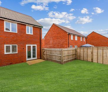 3 bedroom semi-detached house to rent - Photo 1