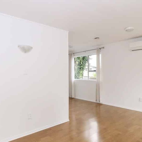 Very Tidy Halfmoon Bay 3 Bedrooms House - Photo 1