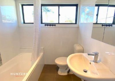 Large Four Bedroom Family Home - Photo 4