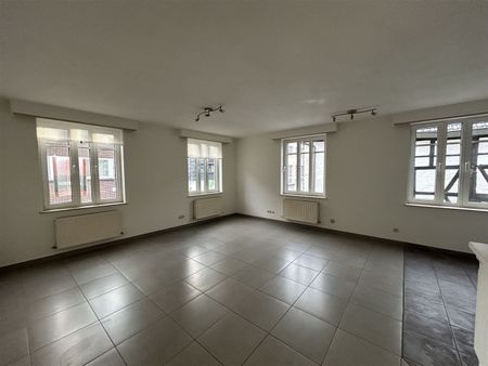 Gezellig dakappartement met 1 slaapkamer vlakbij de Markt. - Foto 2