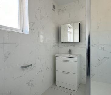 1 bedroom in a flat share to rent - Photo 5