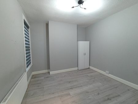 2 Bed Flat, Chandos Road, N17 - Photo 2