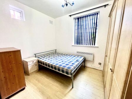 3 bedroom apartment to rent - Photo 3