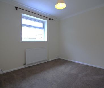 2 bedroom semi-detached bungalow to rent - Photo 3