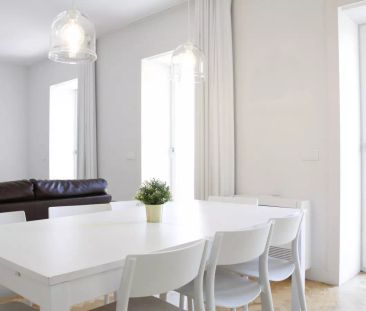 Amazing 3-bedroom apartment for rent in Alfama - Photo 4