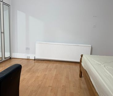 Room in a Shared House, Gartmore Road, IG3 - Photo 3