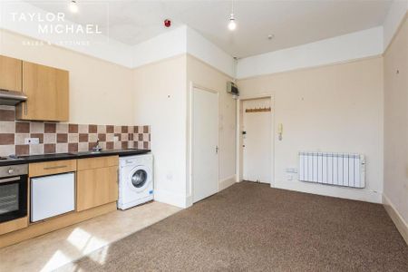 Studio to rent - Photo 3