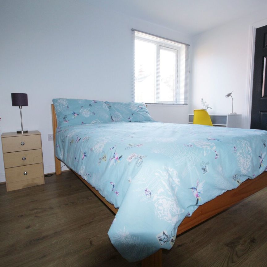 130 Monks Road, Lincoln, Lincolnsire, LN2 5PH - Photo 1