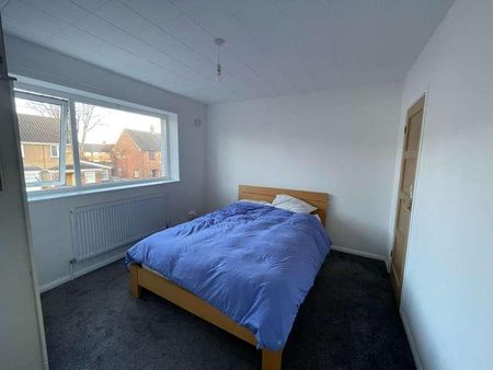 Southwick Road, Manchester, M23 - Photo 3